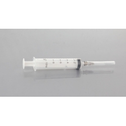 Spritze 10ml + Kanüle
